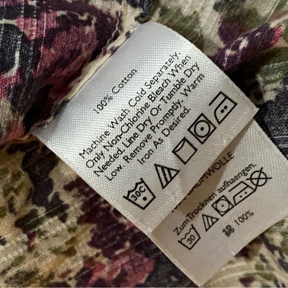 Eddie Bauer pin-tuck bib Long Sleeve Button Up Floral Blouse  size L - Picture 6 of 7